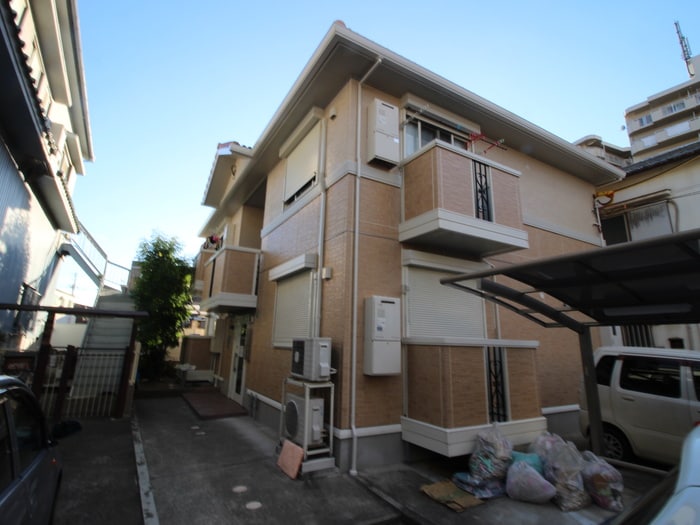 コ－ポラス鞍作の物件外観写真