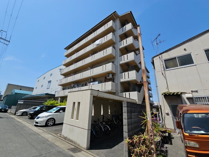 カーサ・ベイジュの物件外観写真