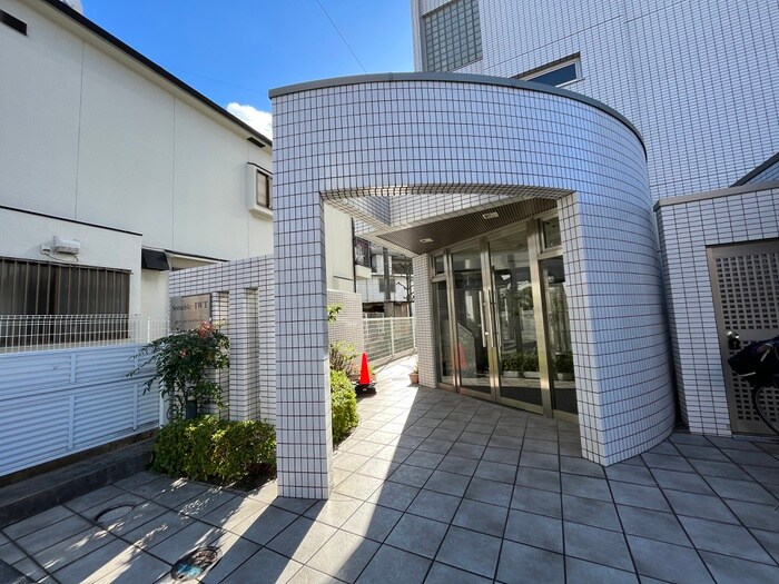 セラフィック・ＩＷＴの物件外観写真