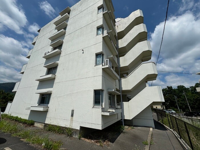 ロイヤルハイツ高塚Ⅱの物件外観写真