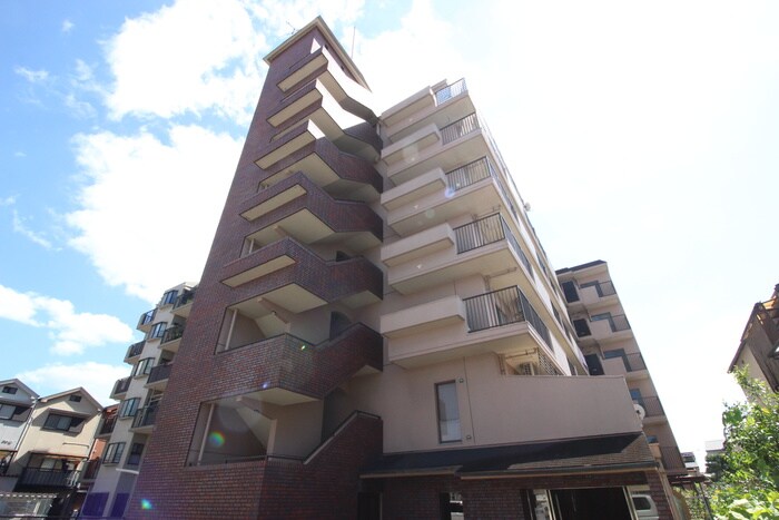 シルバーシャトー太秦の物件外観写真