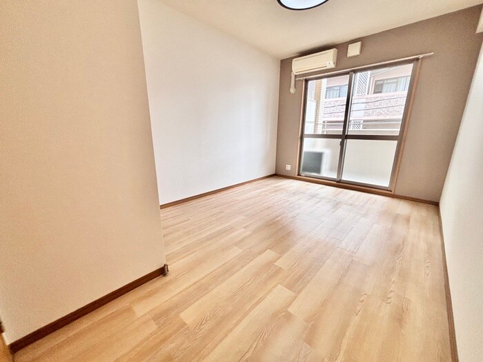 パークサイド西小路の物件内観写真