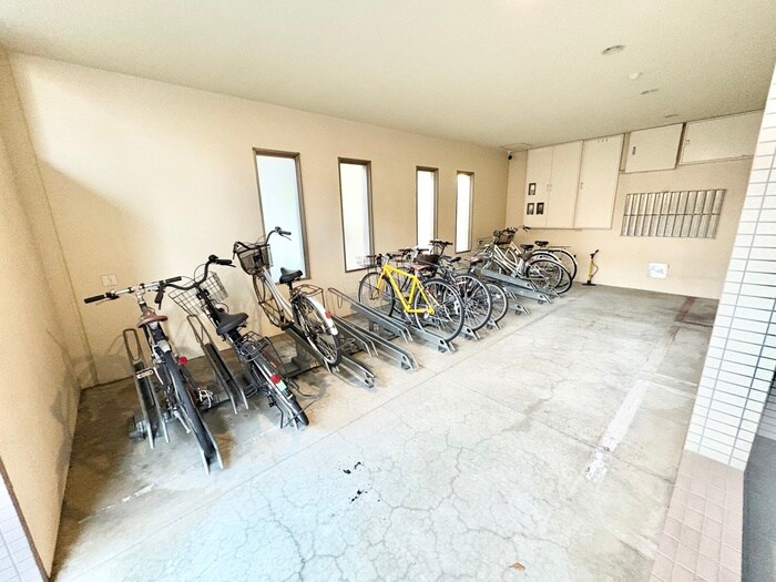 パークサイド西小路の物件外観写真