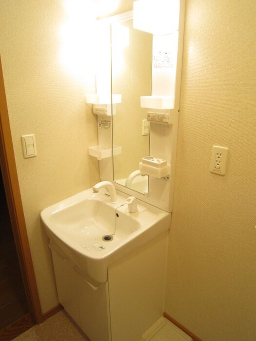 コンフォレスト三条の物件内観写真