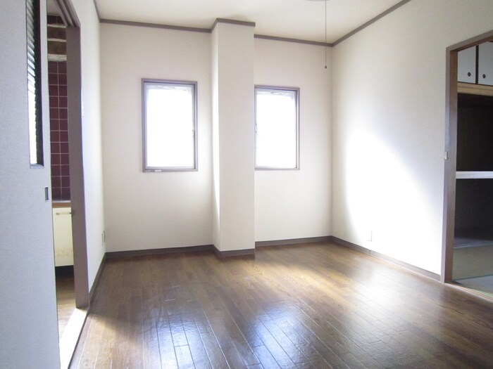 保田レジデンスの物件内観写真