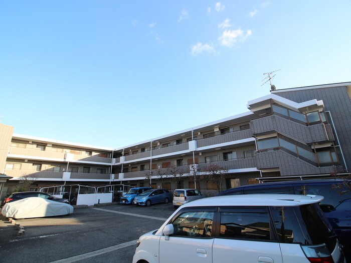 ランスロット　ファミールの物件外観写真