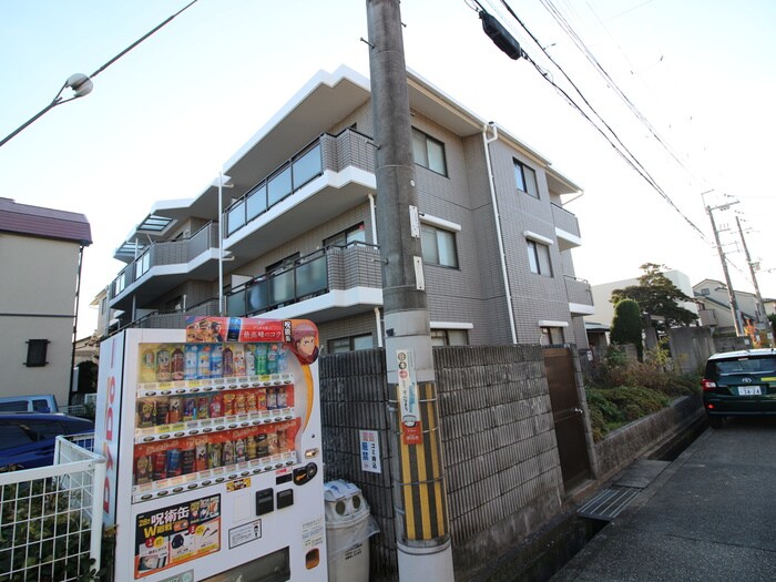 ランスロット　ファミールの物件外観写真