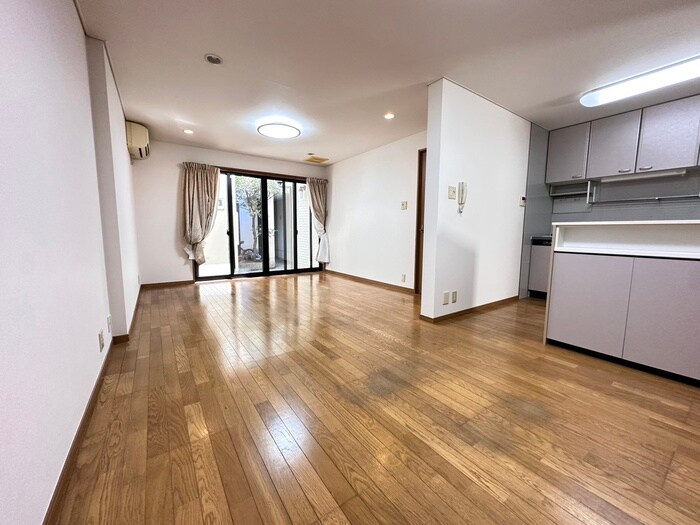 下瓦町貸家の物件内観写真