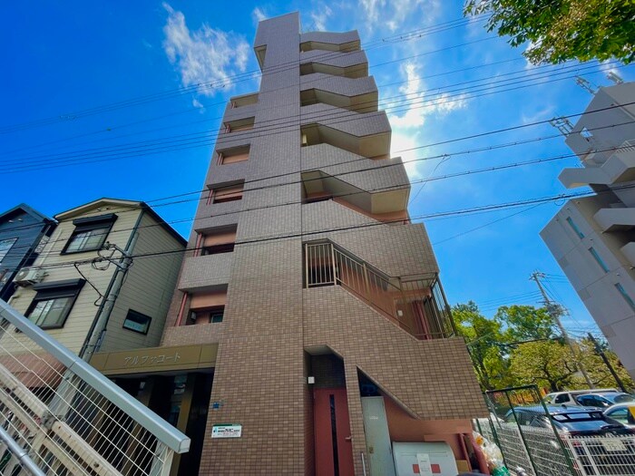 アルファコ－トの物件外観写真