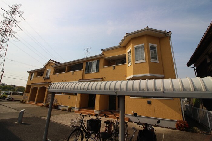 メルシ－ボンジョルネＡ棟の物件外観写真