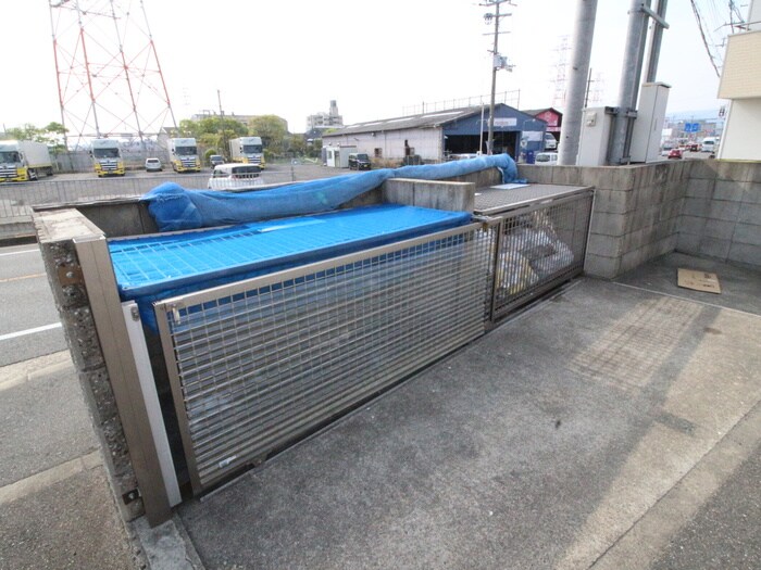 メルシ－ボンジョルネＡ棟の物件外観写真