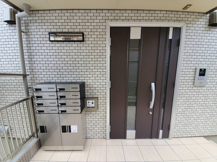 グリスブランシェの物件外観写真