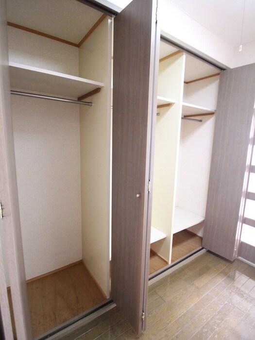 リヴ・ロイヤルの物件内観写真