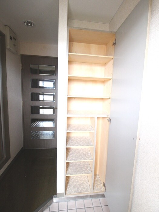 リヴ・ロイヤルの物件内観写真