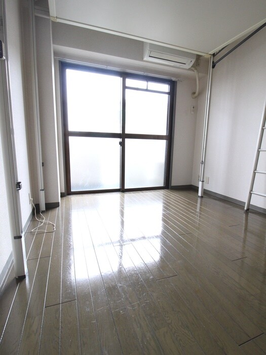 リヴ・ロイヤルの物件内観写真