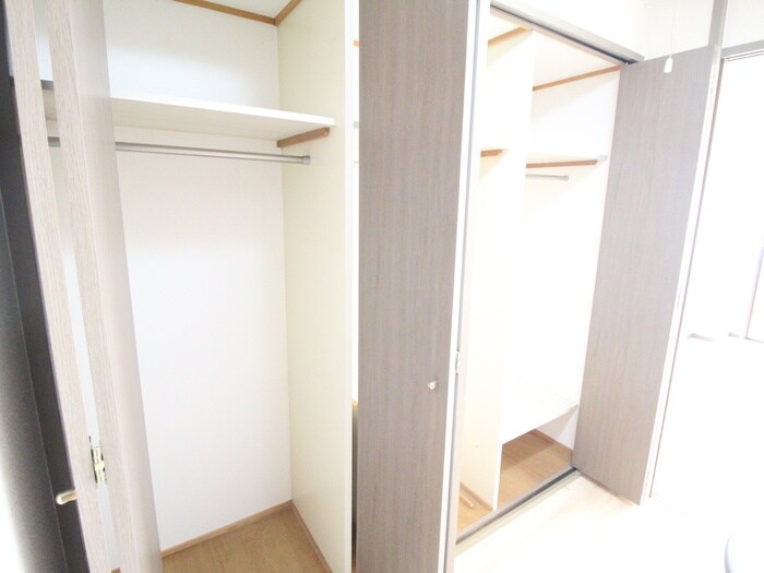 リヴ・ロイヤルの物件内観写真