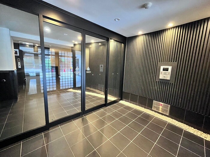 ロイヤルステイツ御所南の物件外観写真