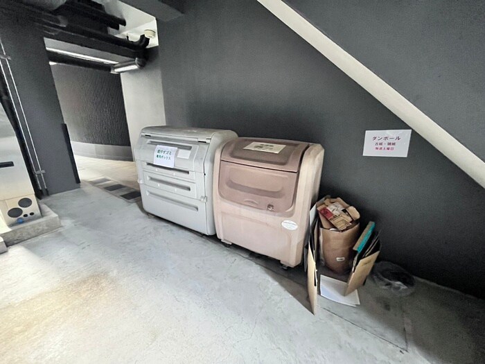 ロイヤルステイツ御所南の物件外観写真