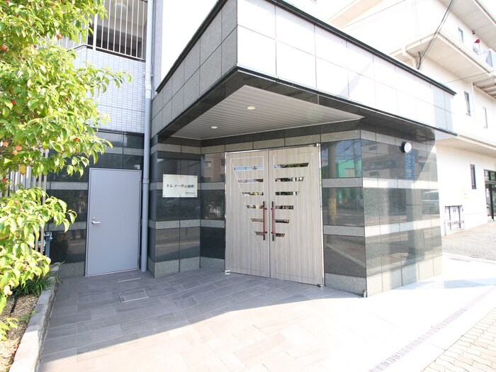 トレノーヴェ南巽の物件外観写真