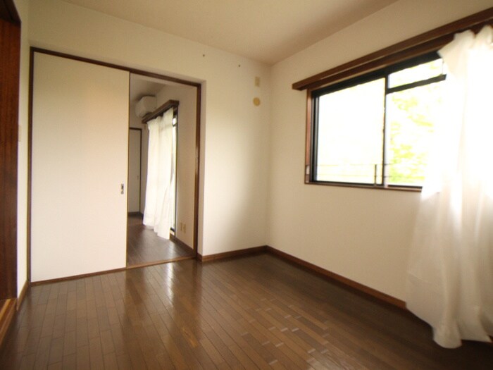 ラ・メゾンクレ－ルの物件内観写真