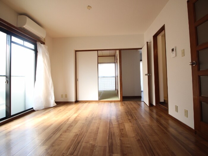 ラ・メゾンクレ－ルの物件内観写真