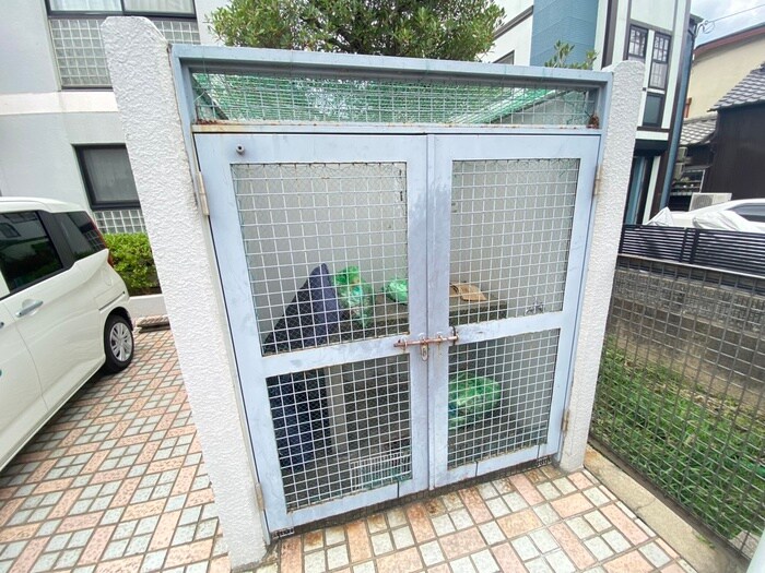 ラ・メゾンクレ－ルの物件外観写真