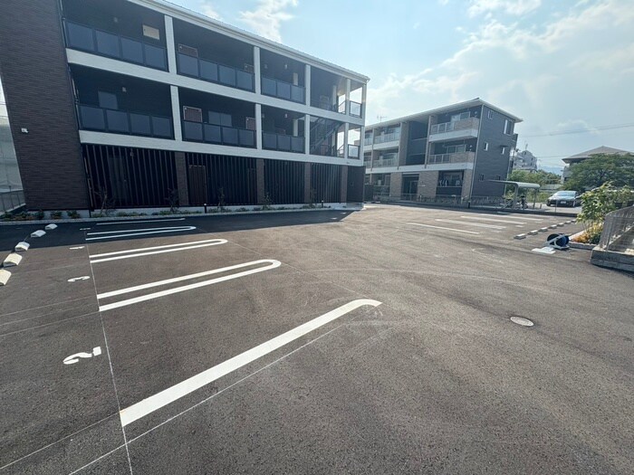 ウエストコミタリアⅢの物件外観写真