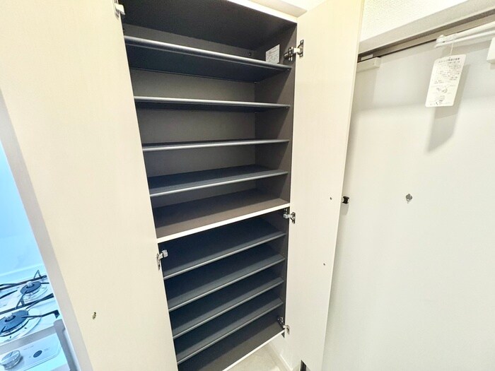 ウエストコミタリアⅢの物件内観写真