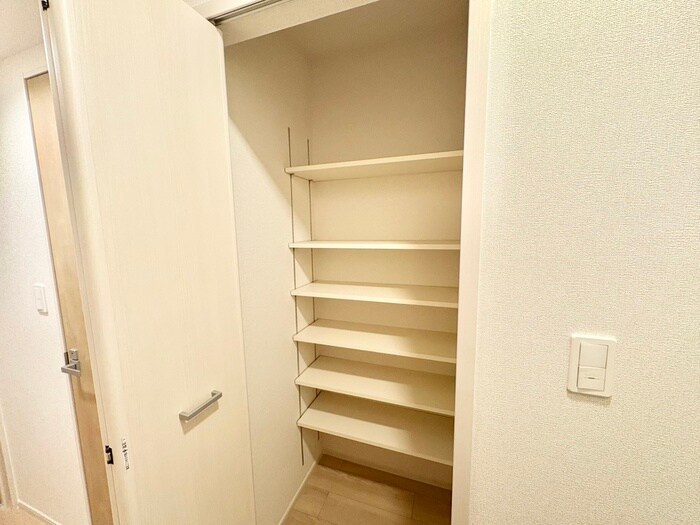 ウエストコミタリアⅢの物件内観写真