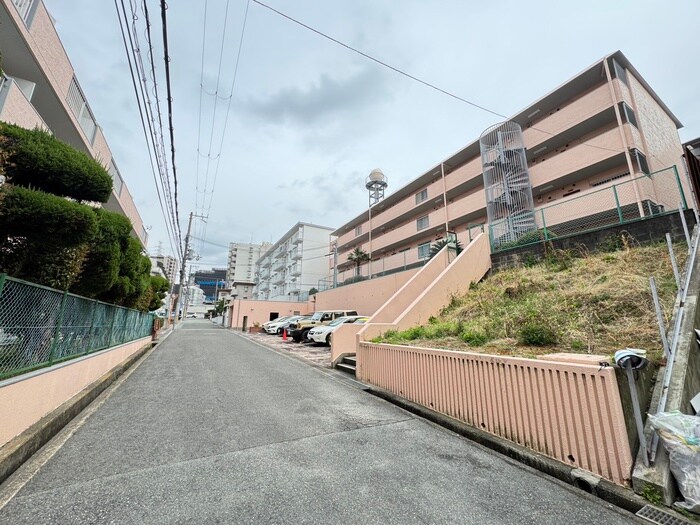 テラジハイツ１号館の物件外観写真