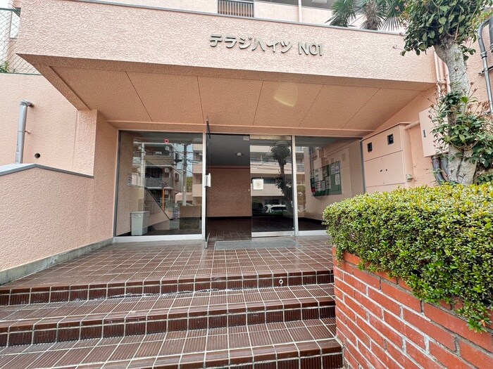 テラジハイツ１号館の物件外観写真