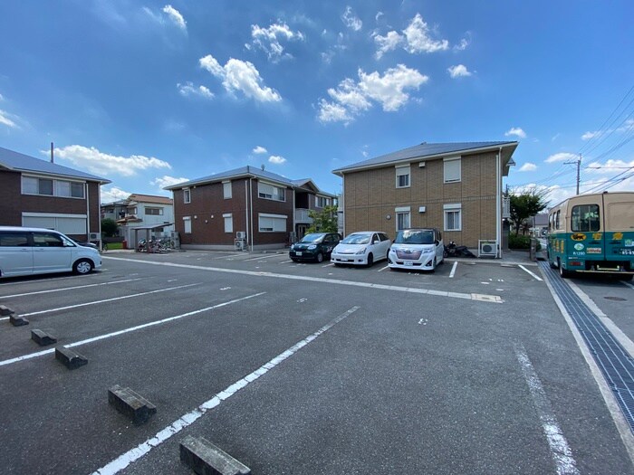 ロイヤル倉治Ｂ棟の物件外観写真