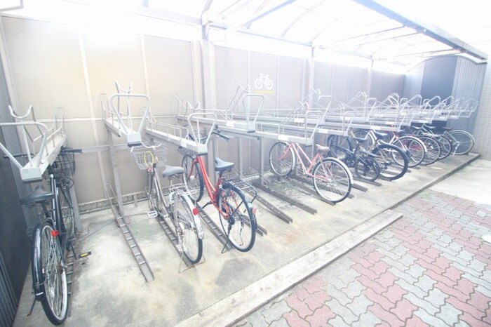 洛西メゾンの物件外観写真