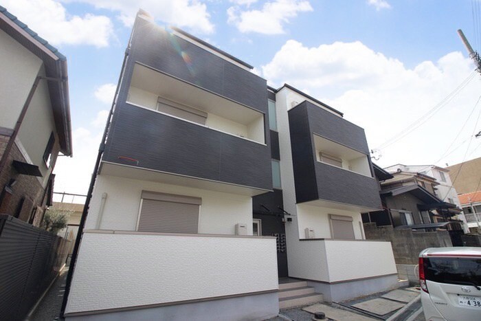 パインコート曽根東町の物件外観写真