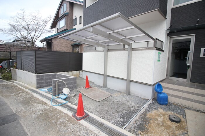 パインコート曽根東町の物件外観写真