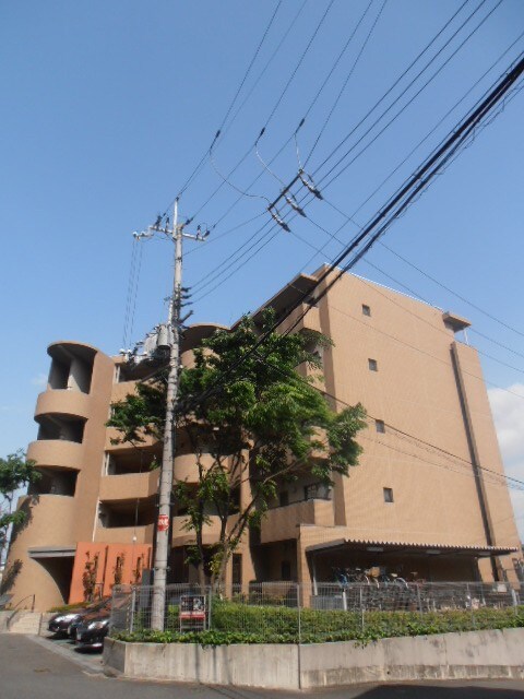 デイグラン枚方公園の物件外観写真