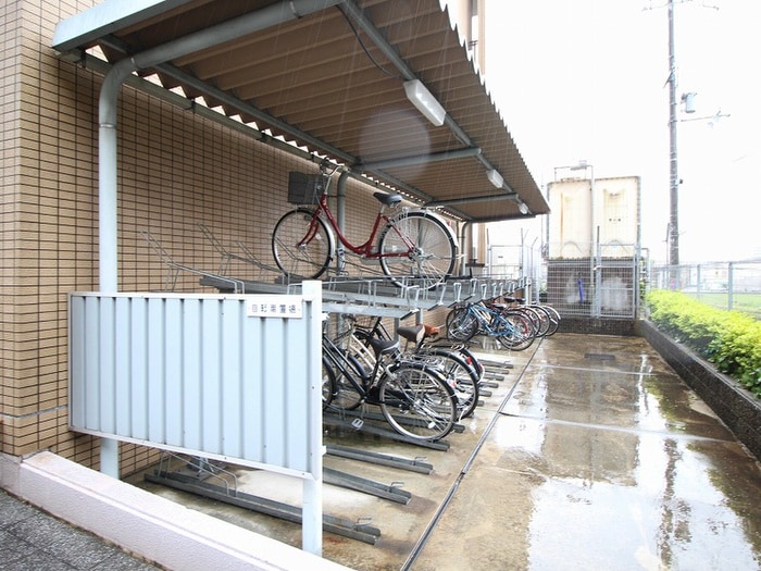 デイグラン枚方公園の物件外観写真