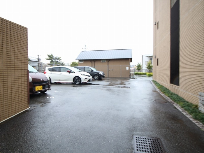 デイグラン枚方公園の物件外観写真