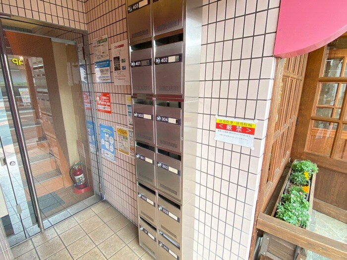 カプチーノ太秦の物件外観写真