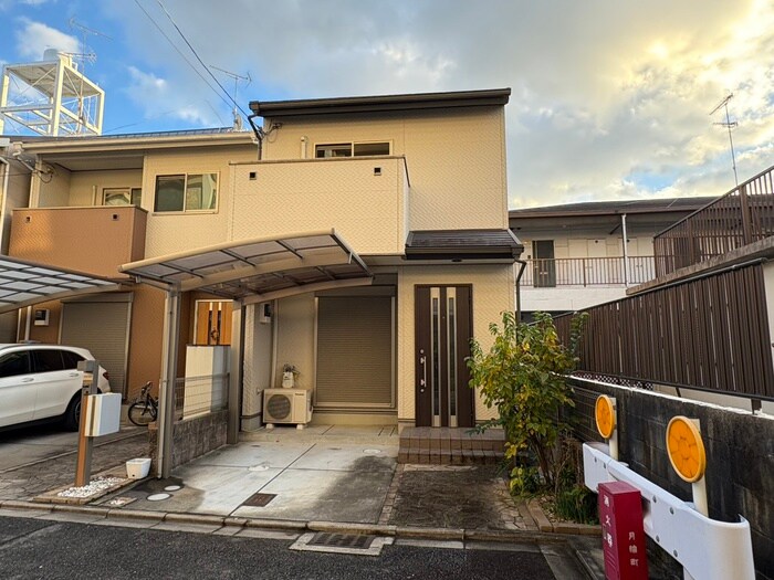 西ノ京月輪町貸家の物件外観写真