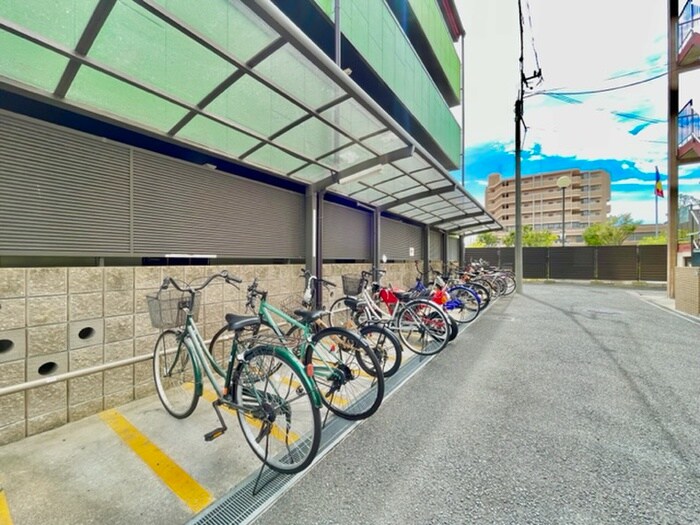 リューズ発春の物件外観写真