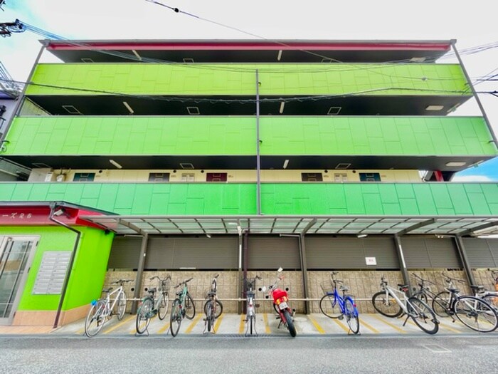 リューズ発春の物件外観写真