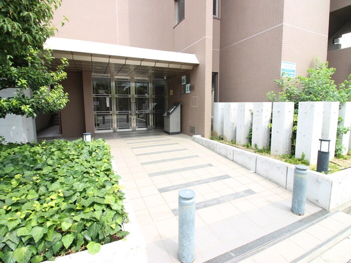 パレ上新庄の物件外観写真