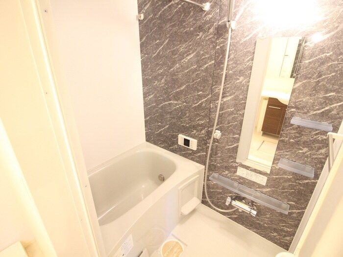 アヴェルラ京橋の物件内観写真