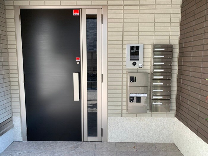 FLAIR・総持寺の物件外観写真