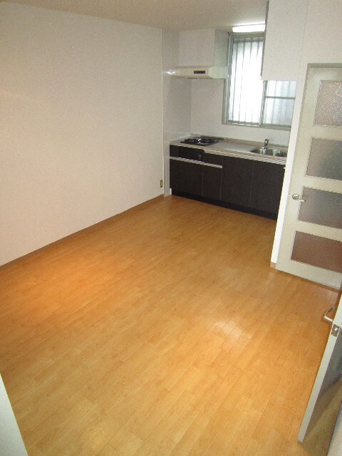 ロ－タリ－マンション大日の物件内観写真