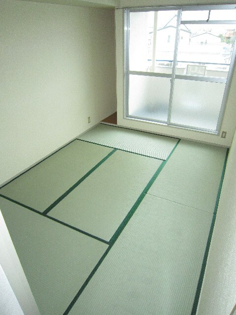 ロ－タリ－マンション大日の物件内観写真