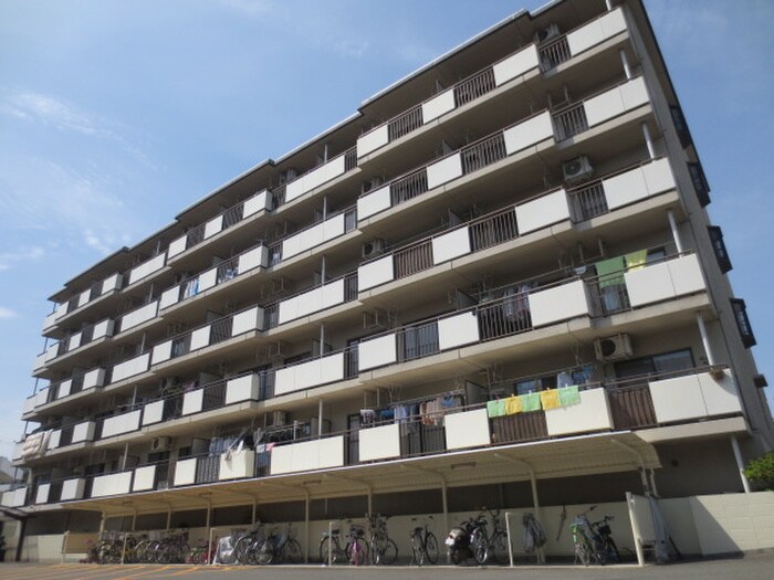 メゾン勧修の物件外観写真