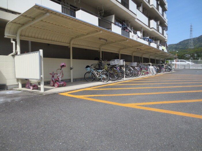 メゾン勧修の物件外観写真