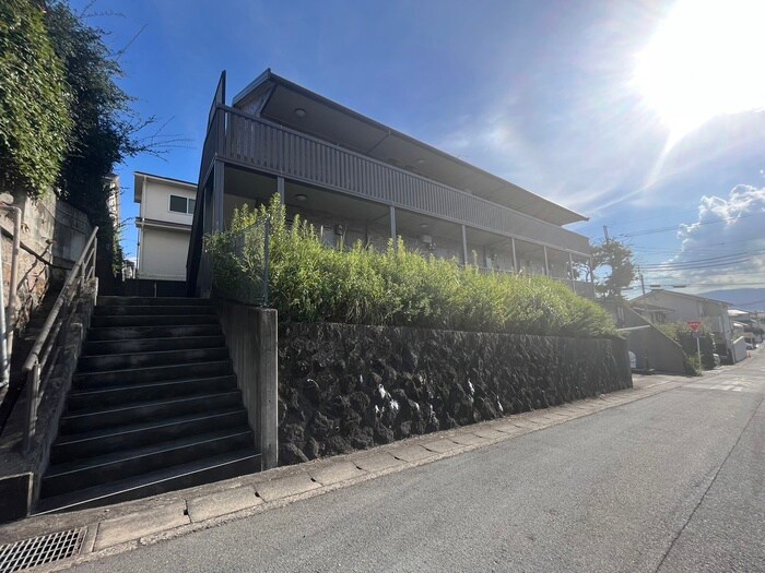 ラクロス桃山御陵の物件外観写真